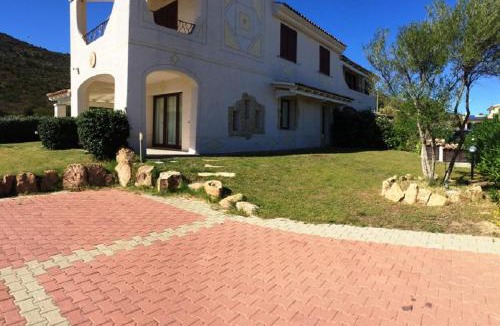 Case Peschiera-Lu Fraili Villa | Villa con Piscina San Teodoro