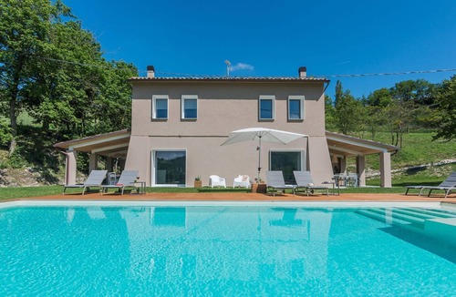 Fermignano Villa | Villa Gea - Private villa, 5 bedrooms, infinity pool, A/C, wifi, pets, Marche