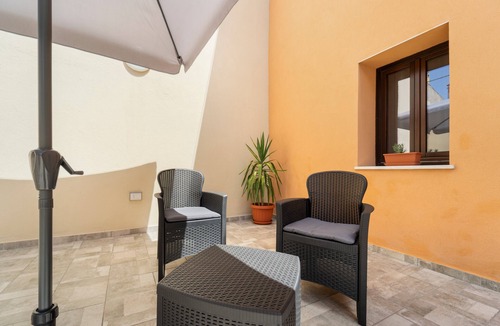 Guspini Apartment | Villa Giovia: Family Room 3