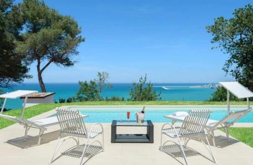Palombina Nuova Villa | Villa Krizia - Ancona, meravigliosa villa con piscina vista mare