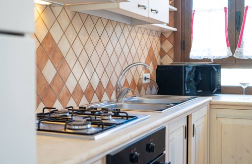 Tanaunella Apartment | Villa Ludovica - Two Bedroom Apartment, Sleeps 4