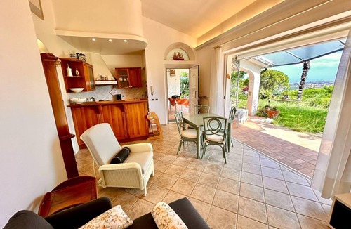 Villaggio Taunus Villa | Villa Margherita, with garden, sea view and wifi