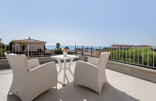 Torre degli Ulivi Apartment | Villa Matilde Domo Boutique - Master Suite with Sea View