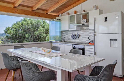 San Teodoro House | Villa Montalmutu with Sea View, Wi-Fi and Air Conditioning