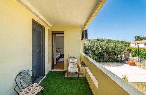 Sarroch Villa | Villa 'Nuràya' with Sea View and Private Terrace