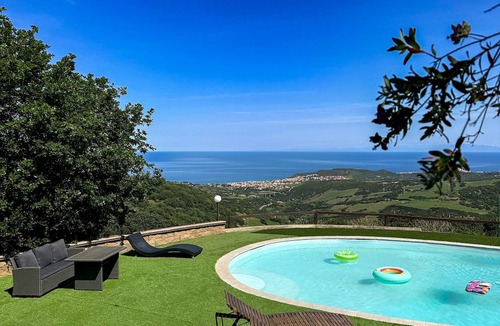 Tergu Villa | Villa 'Roberta with Big Private Pool' with Sea View, Wi-Fi and Air Conditioning