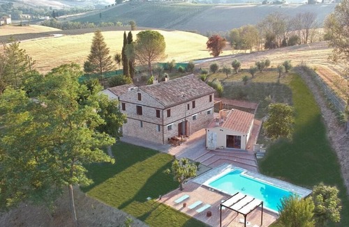 Monte San Giusto Villa | Villa Roberto Comfortable holiday residence