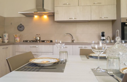 Lode Apartment | Villa Rosa - Two Bedroom Apartment, Sleeps 4