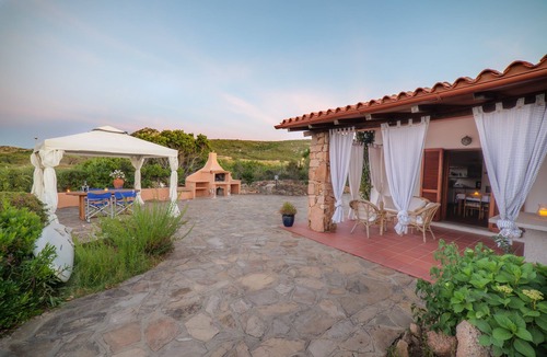 Palau Villa | Villa Rosita - Three Bedroom Villa, Sleeps 6