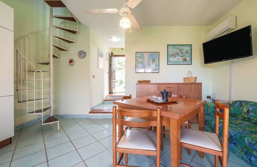 Calasetta Villa | Villa Smeraldo, 450 metres from Le Saline Beach