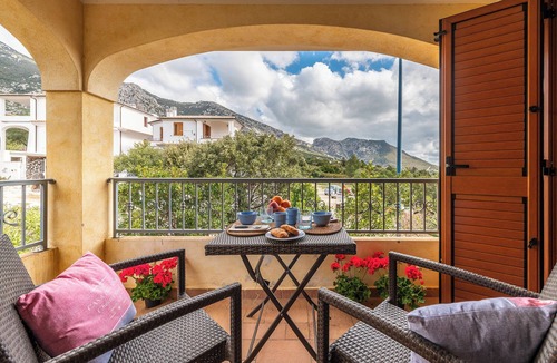 Cala Gonone Villa | Villa Solemare - Five Bedroom Villa, Sleeps 10
