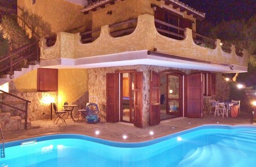 Torre delle Stelle House | VILLA VITTORIA WITH LARGE HEATED WHIRLPOOL WITH JACUZZI -BEACH AND SEA VIEW