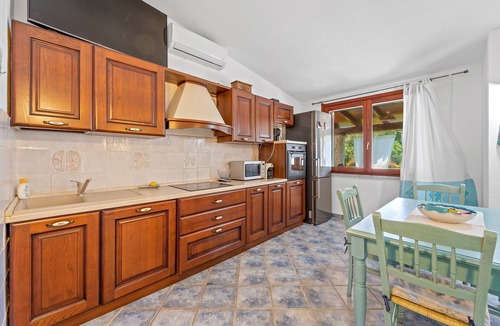 Villaggio Mandorli Villa | Villa "Vittoria" with Mountain Views, 2 Private Terraces and Wi-Fi