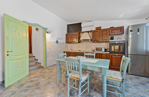 Villaggio Mandorli Villa | Villa "Vittoria" with Mountain Views, 2 Private Terraces and Wi-Fi