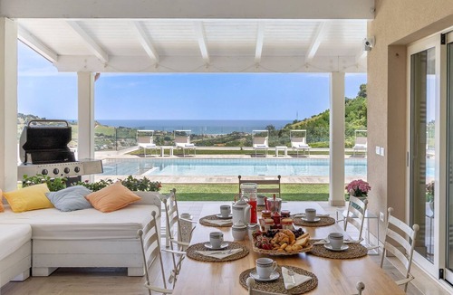 Acquaviva Picena Villa | Villa with a heated pool and sea views, just 10 minutes from the beaches of San Benedetto del Tronto