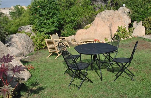 San Teodoro Villa | Villa with garden among granite and Mediterranean scrub. Splendid sea view
