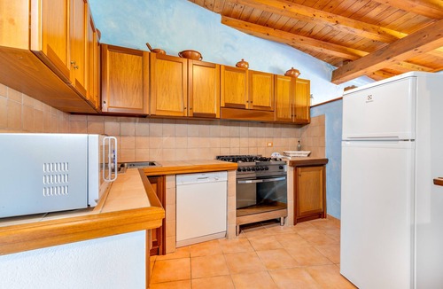 Baja Sardinia Villa | Villetta Amelie a Baja Sardinia with A/C, Garden, Terraces & Shared Pool