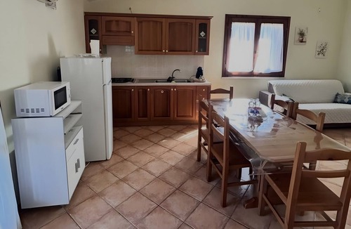 Porto Pino Apartment | Villetta 'Ella' with private entrance, garden, air conditioning, 600 m from the sea!