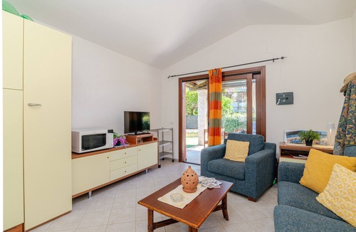 Monte Petrosu Apartment | Villetta Girasole: apartment with private terrace, garden and air conditioning