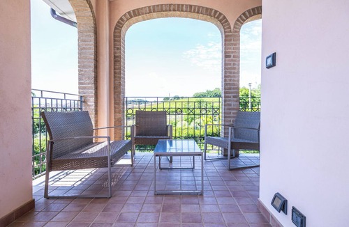 Cupello Apartment | Villino Boschetti—A terrace just 15 minutes from the beach in Vasto