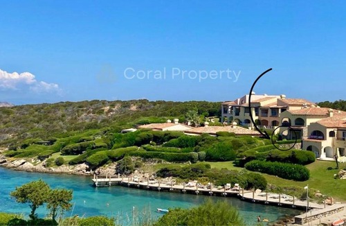 Capo Ferro Apartment | Waterfront su spiaggia privata- Porto Cervo - by Coral Property