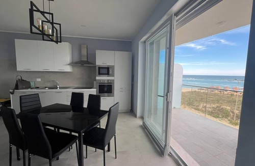 Lido di Campomarino Apartment | WoW Sea view 2-bedroom in lovely Campomarino Lido at the beach!