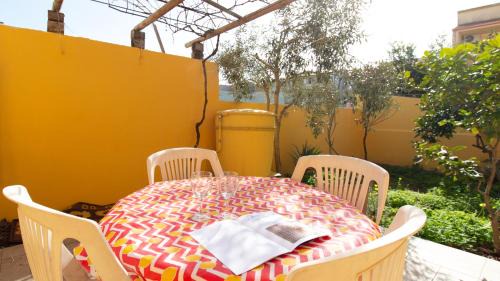 Torre Grande Apartment | Yellow House-Villetta a due passi dal mare