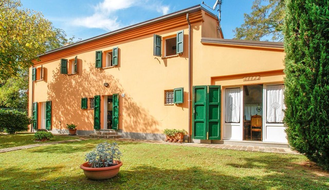 2 bedroom nice home in Trebbiantico di Pesaro in Trebbiantico di Pesaro