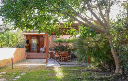 2 Bedroom Beautiful Apartment In Marina Di Sorso