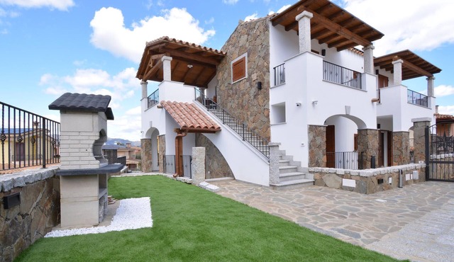 2 bedroom beautiful apartment in Olia Speciosa
