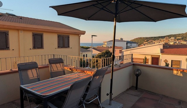 3-room holiday apartment in top location LuBagnu. Balcony and terrace, sea view!