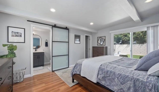 4-bedroom 3 bathroom cozy home in Anaheim in Anaheim