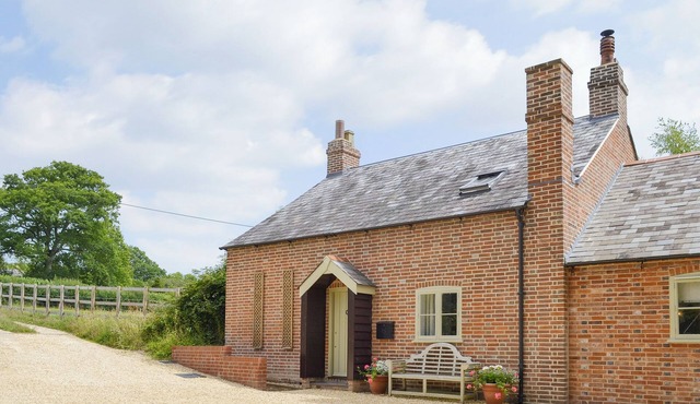 4 bedroom accommodation in Boldre, near Lymington in Lymington