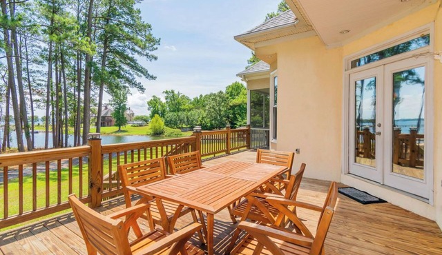 4 bedroom Lake front house 5 mins from liberty with private ramp and dock! in Irmo