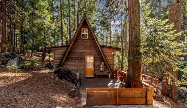 A-Frame Escape ~Unique stay w/comfort & style in Shaver Lake