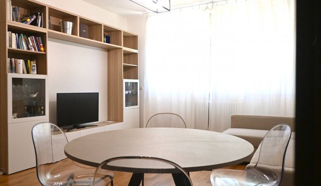 A46 - Ancona, three-room apartment with shared courtyard