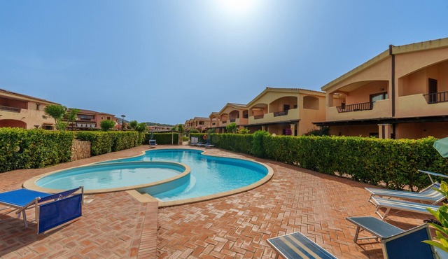 Apartment 'Casa Vacanze Albicocca' with Shared Pool, Private Terrace & Air Conditioning