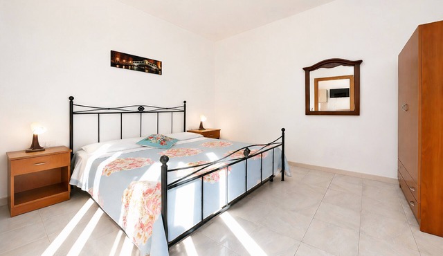 Apartment 'Francesca, Trilo E' with Shared Terrace, Wi-Fi and Air Conditioning
