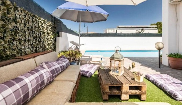 Apartment 'La Dependace' with Shared Pool, Wi-Fi and Air Conditioning