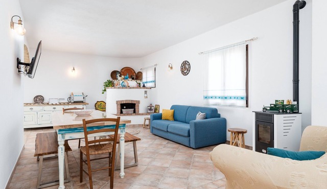 Apartment 'Le Pavoncelle' with Private Garden, Wi-Fi and Air Conditioning