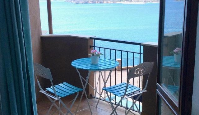 Apartment on the sea