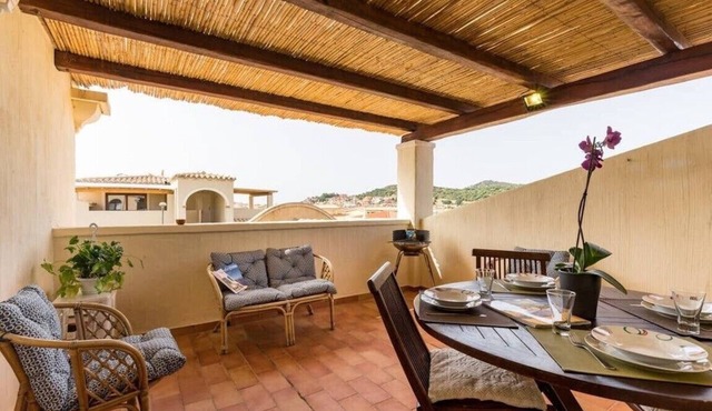 Apartment Perugino with Terrace, Balcony, A/C & Wi-Fi