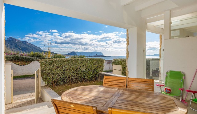 Apartment "Residenza Cormorani 2" Near the Beach with Sea View, Wi-Fi & Terrace