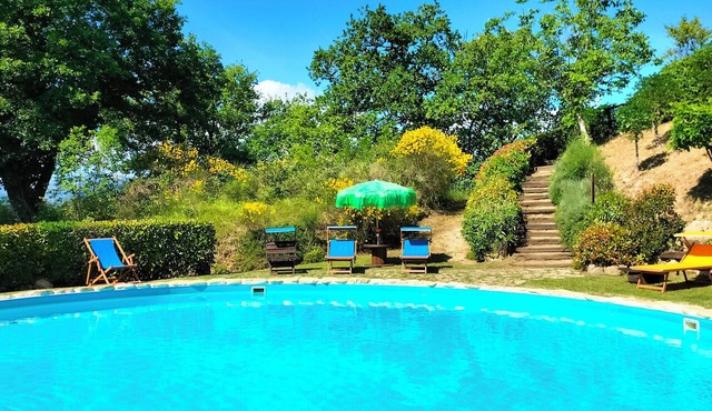 Apartment with Pool and Panoramic View from the Sibillini Mountains to the Sea