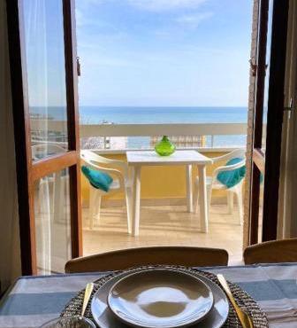 APPARTAMENTO -F- VISTA MARE con due camere da letto-Residence Azzurro