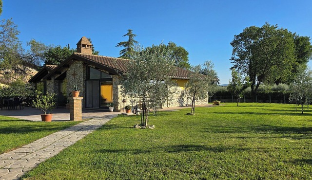 AT ALICE'S HOUSE IN ASSISI Villa for rent in Assisi