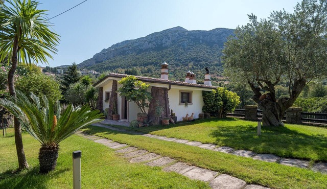 Bados Holiday Home with Mountain View, Pool, and Air Conditioning