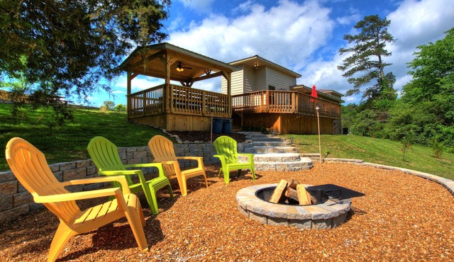 BattleVista Smart Home - Hot Tub- Fire Pit in Chickamauga