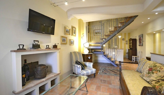 Beautiful apartment for 4 people with WIFI, A/C and TV in Cortona