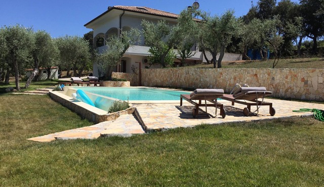Beautiful house 120 sq mt in Alghero's countryside with gardens and pool